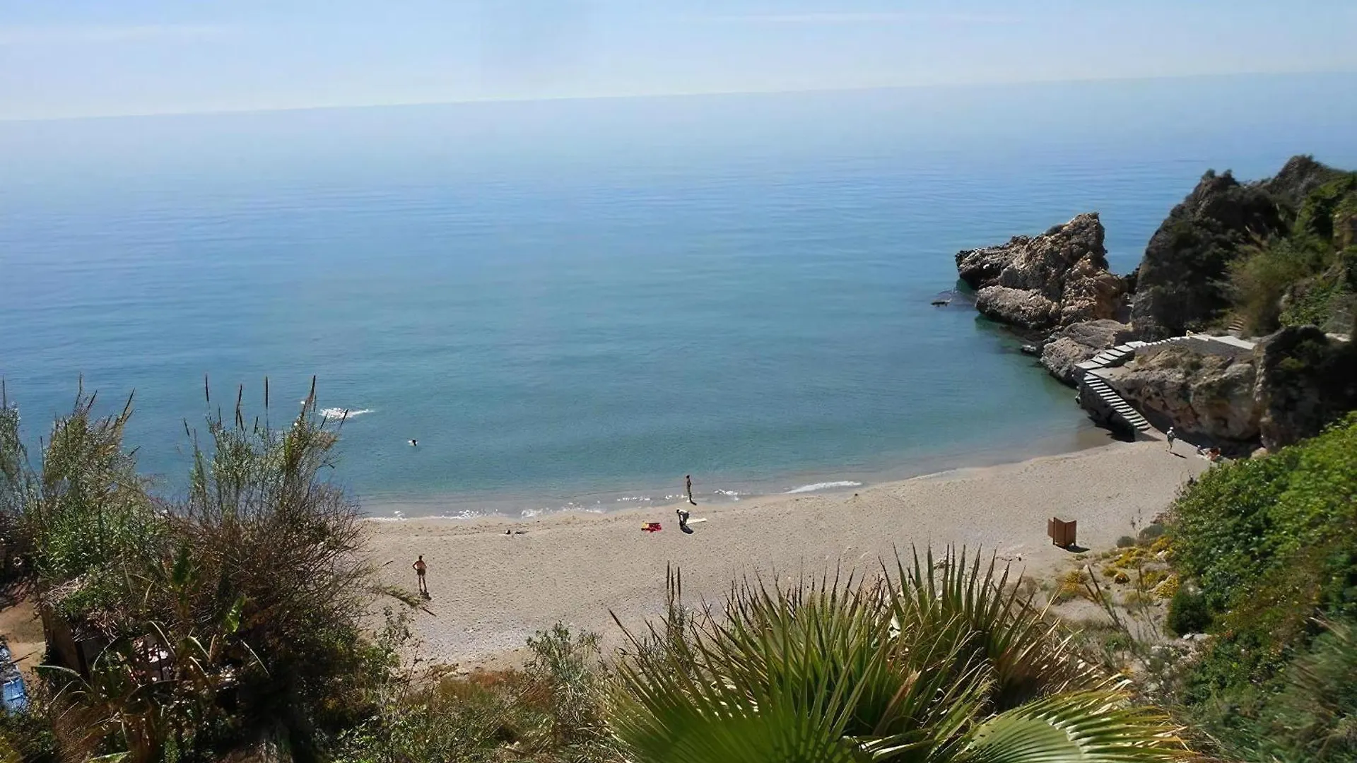 Sehr Ruhig Und Zentral Gelegene Ferienwohnung Nerja 0*,  Spain