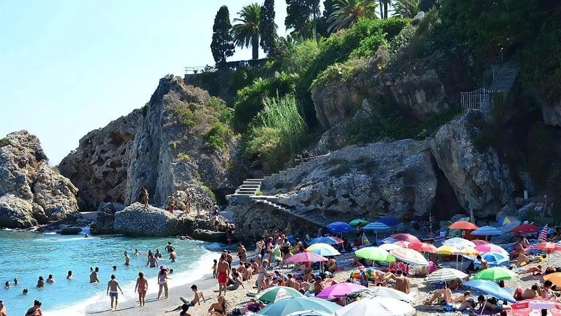 Sehr Ruhig Und Zentral Gelegene Ferienwohnung Nerja Apartment