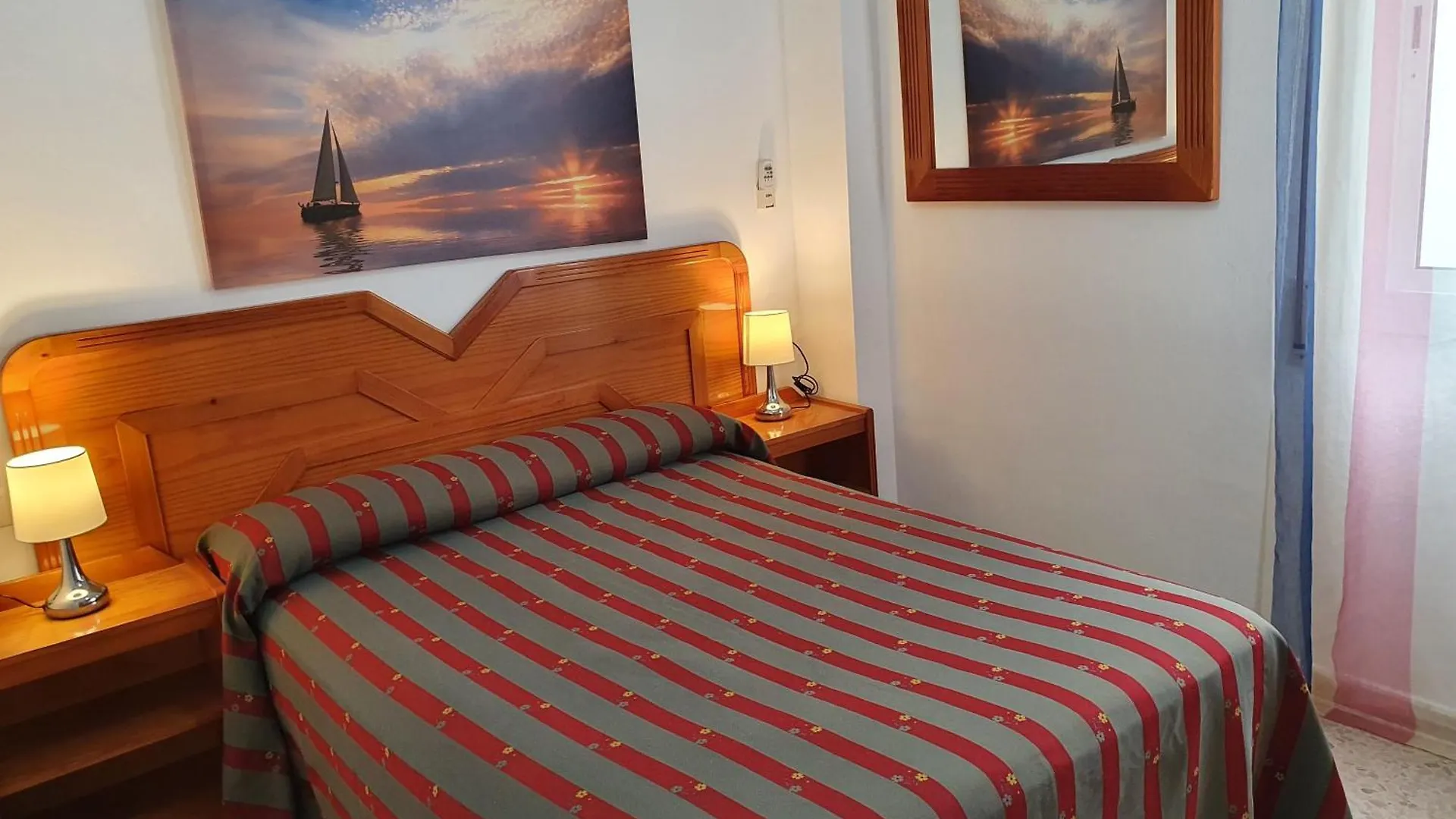 Sehr Ruhig Und Zentral Gelegene Ferienwohnung Nerja Apartment