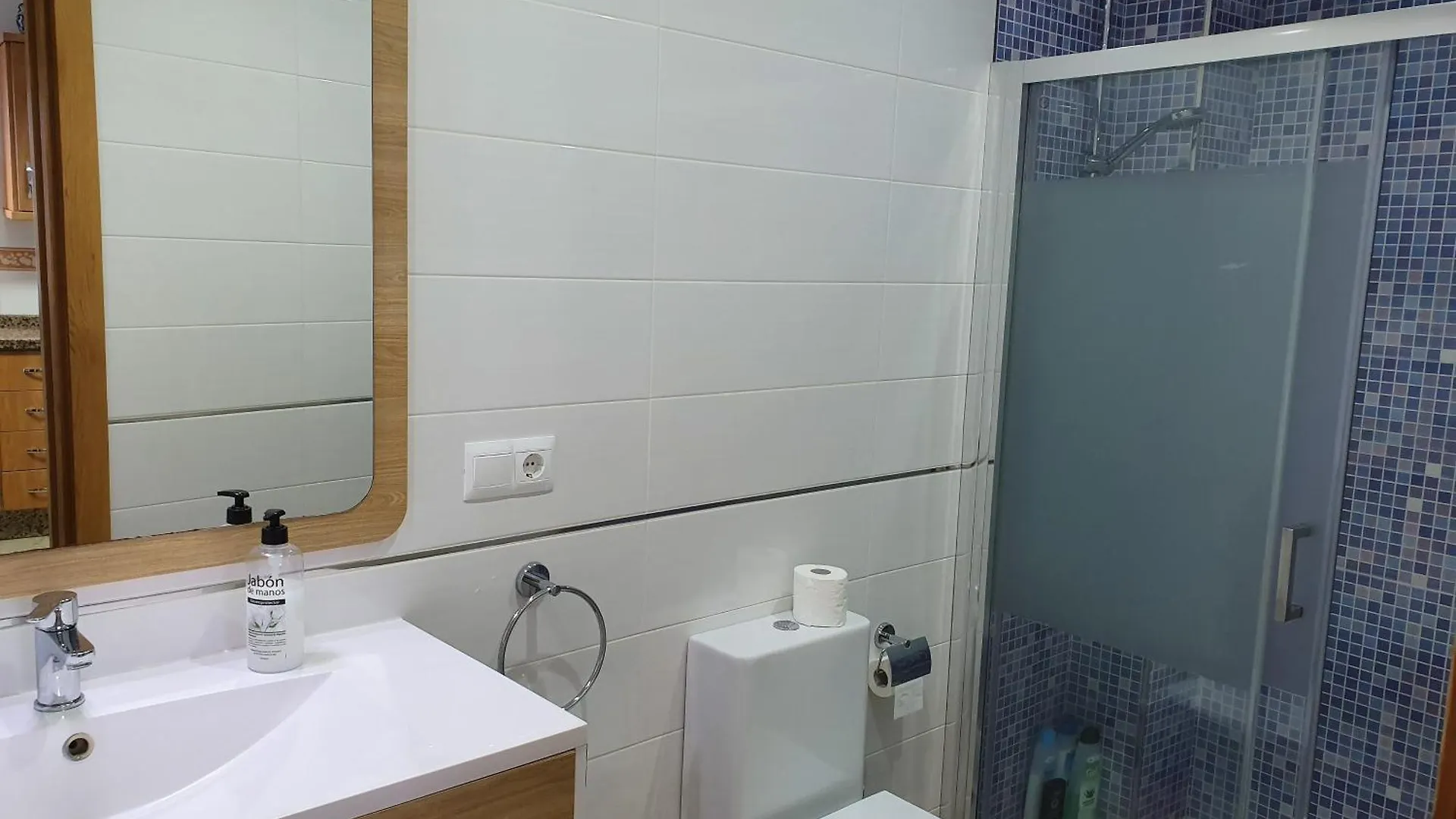 Sehr Ruhig Und Zentral Gelegene Ferienwohnung Nerja Apartment